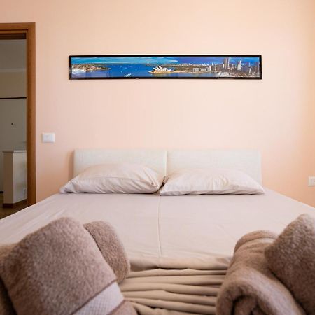 Sea View-Apartment On The Beach - Durrs2 Durrës Esterno foto