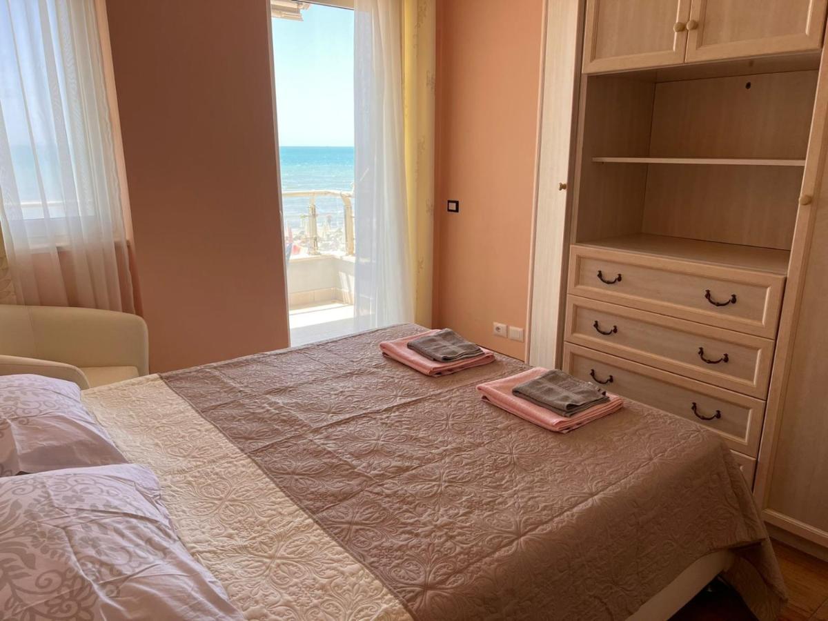 Sea View-Apartment On The Beach - Durrs2 Durrës Esterno foto