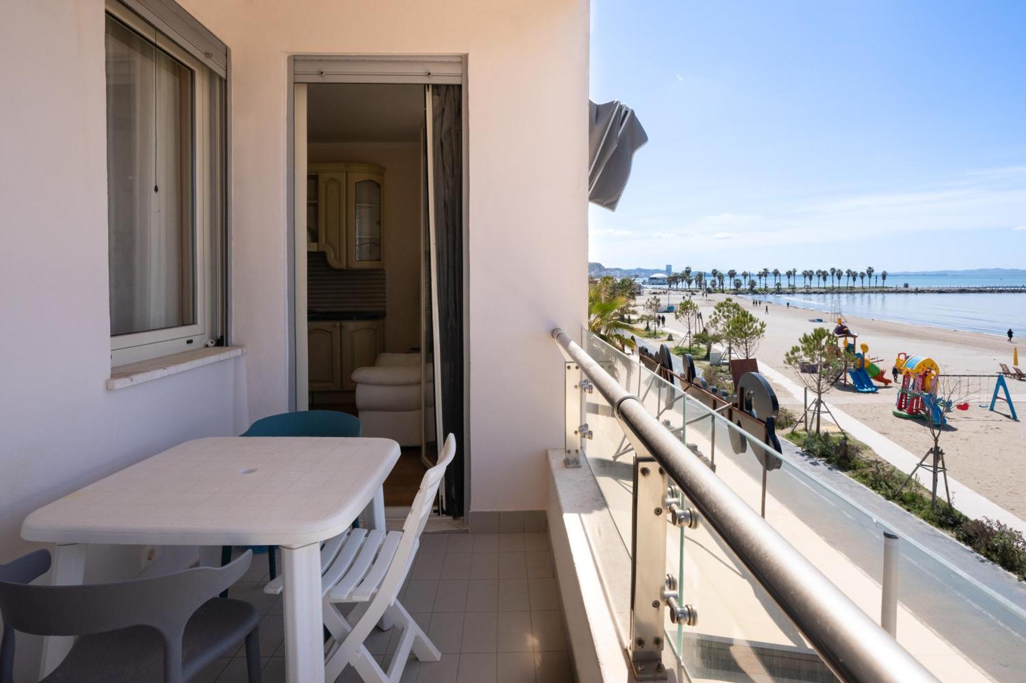 Sea View-Apartment On The Beach - Durrs2 Durrës Esterno foto